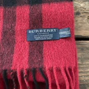 BURBERRY Red Classic Plaid Cashmere Scarf